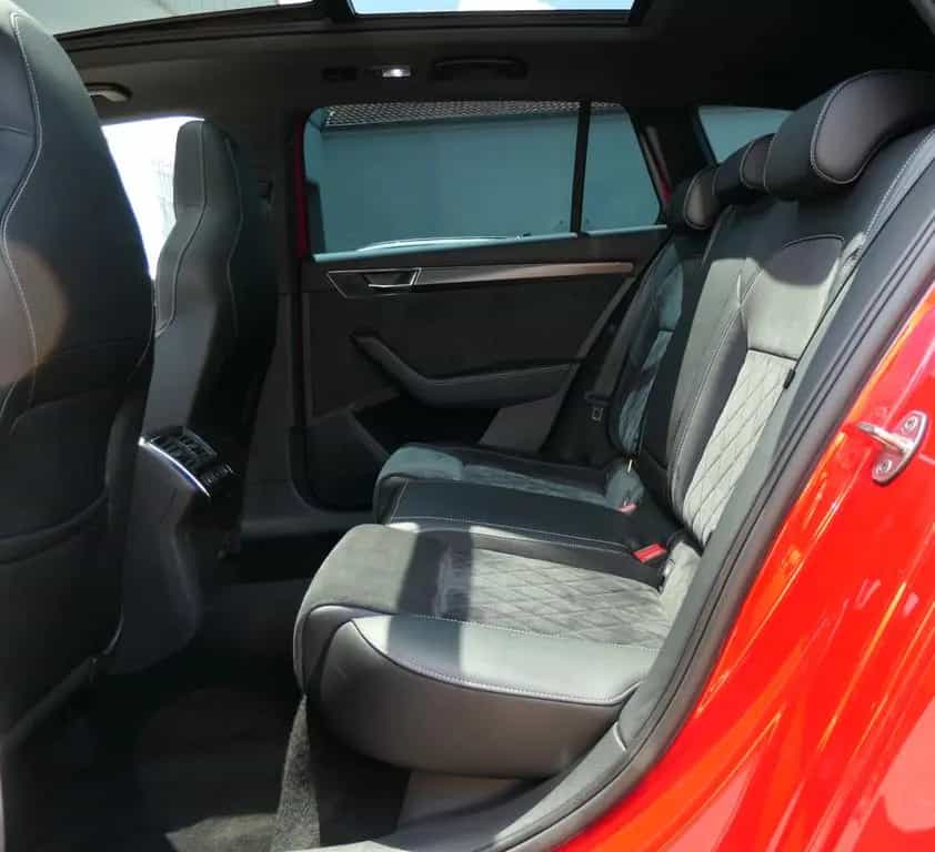 Skoda Superb Combi Sportl DSG/PANO/STANDHZG/AHK/U-FREI 11/2019-photo-18