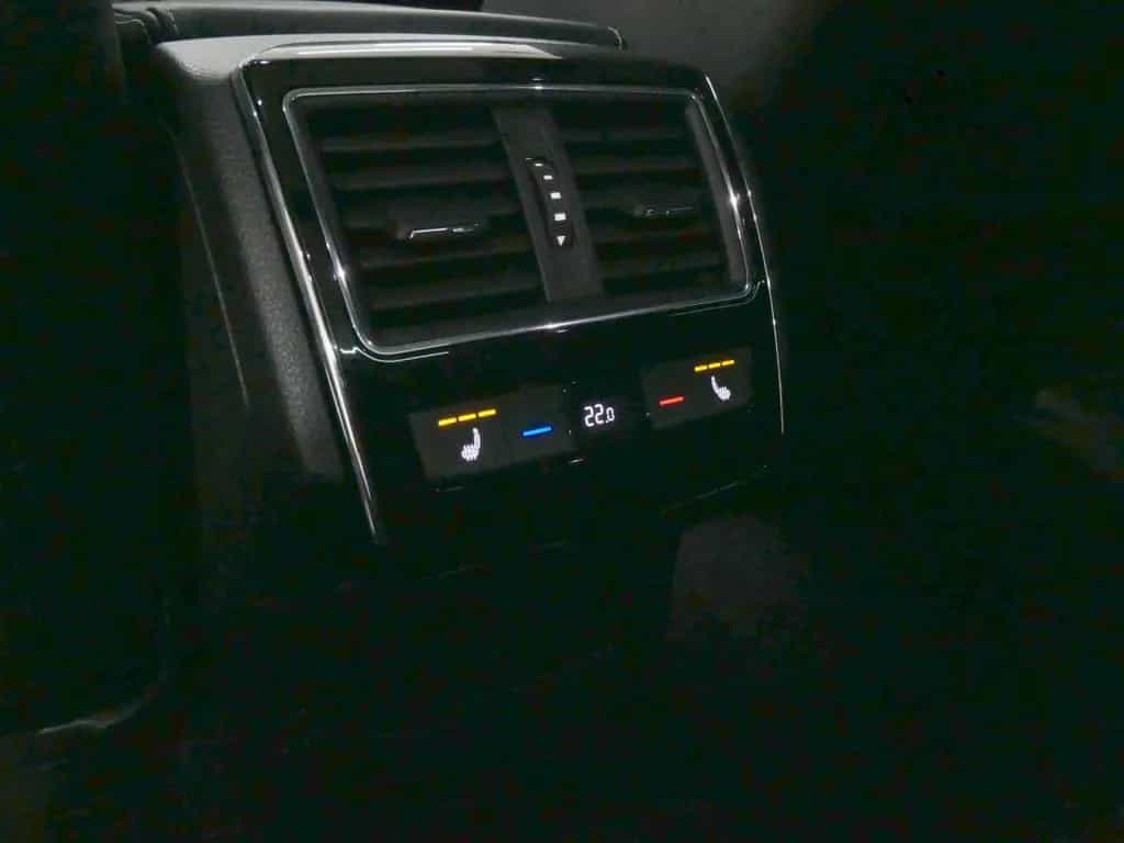 Skoda Superb Combi Sportl DSG/PANO/STANDHZG/AHK/U-FREI 11/2019-photo-19