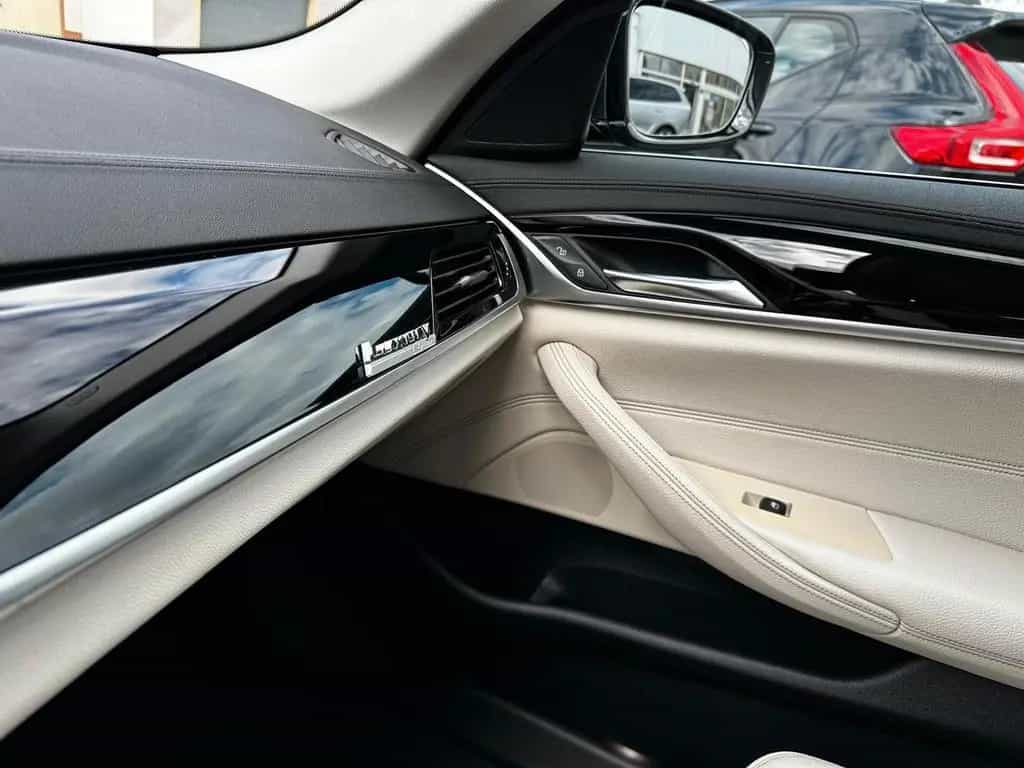 BMW 5 Series 520i Touring Luxury Line HiFi, Kamera, Keyless 12/2019-photo-19