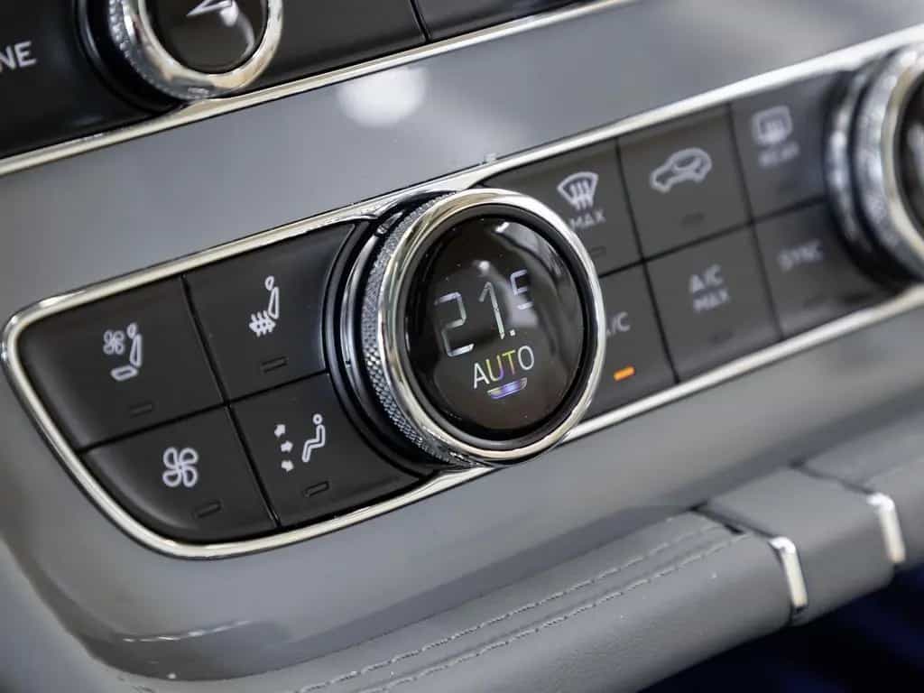 Bentley Bentayga Atelier Edition V8 von BENTLEY null-photo-16