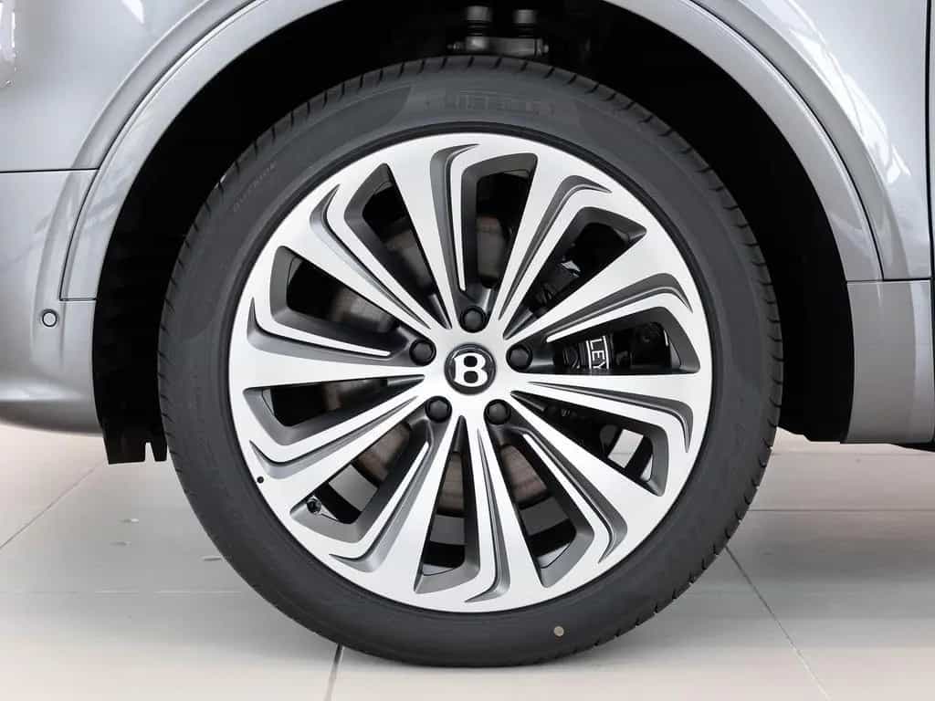 Bentley Bentayga Atelier Edition V8 von BENTLEY null-photo-26