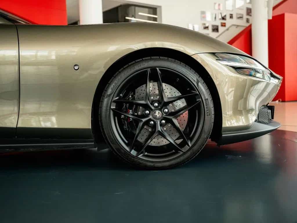 Ferrari Roma Spider MagneRide*360°-View*LED-Lenkrad 05/2024-photo-10