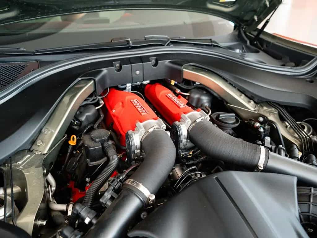 Ferrari Roma Spider MagneRide*360°-View*LED-Lenkrad 05/2024-photo-15