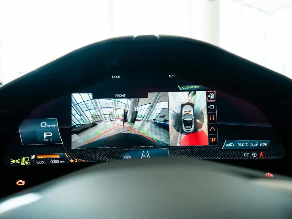 Ferrari Roma Spider MagneRide*360°-View*LED-Lenkrad 05/2024-photo-23