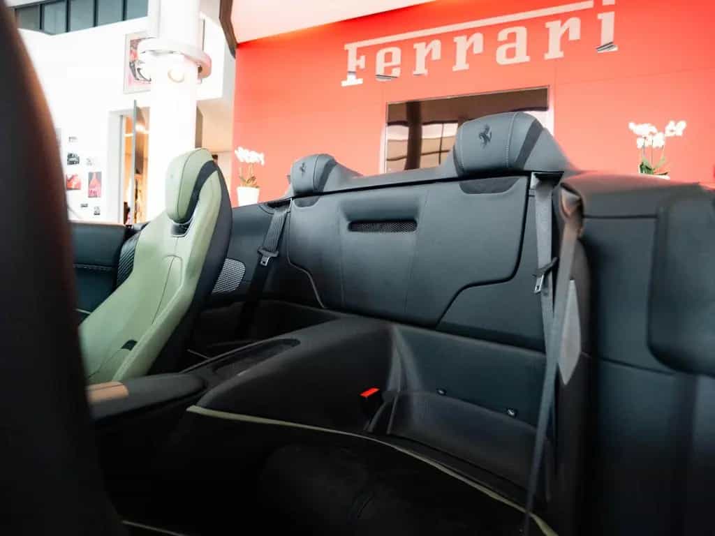 Ferrari Roma Spider MagneRide*360°-View*LED-Lenkrad 05/2024-photo-29