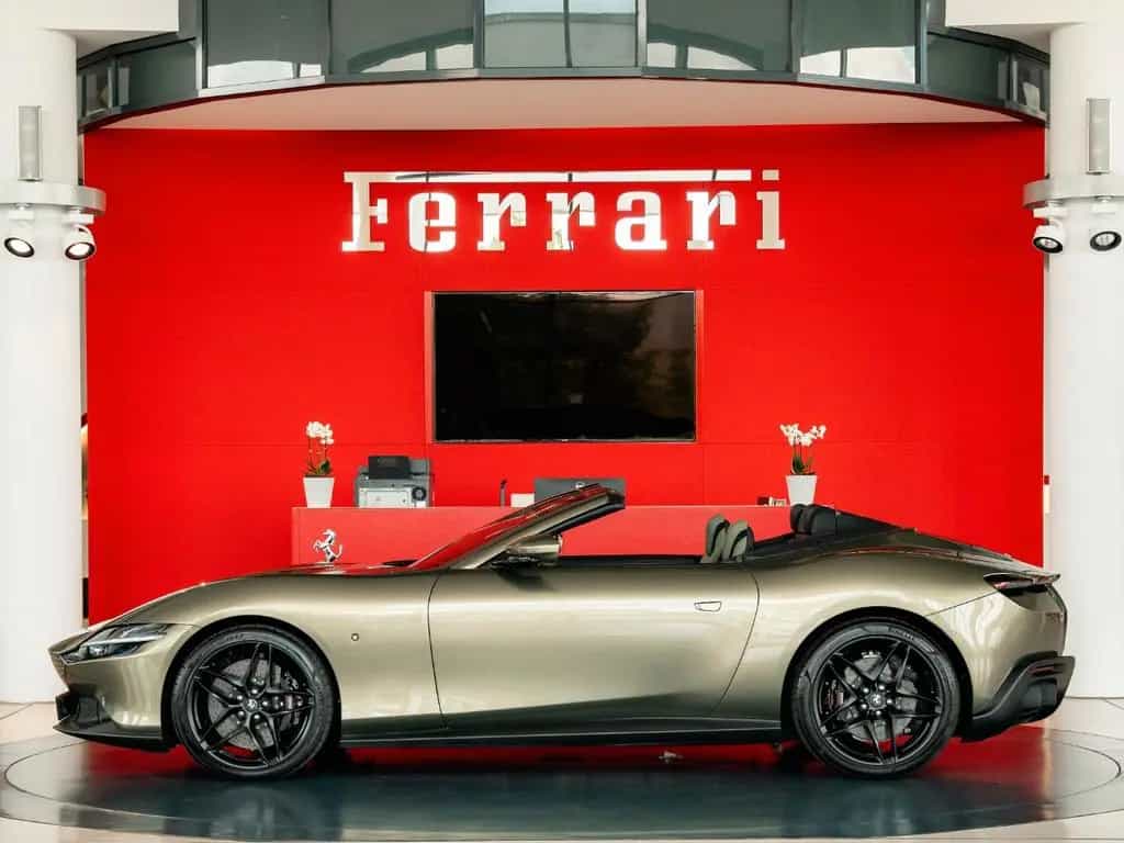 Ferrari Roma Spider MagneRide*360°-View*LED-Lenkrad 05/2024-photo-3