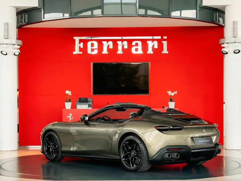 Ferrari Roma Spider MagneRide*360°-View*LED-Lenkrad 05/2024-photo-4