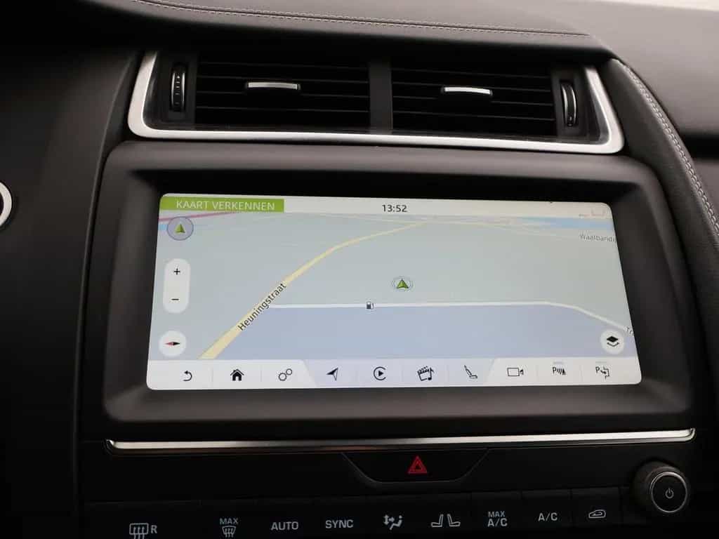 Jaguar E-Pace 2.0 TURBO P250 AWD R-DYNAMIC SE + PANORAM 01/2019-photo-19