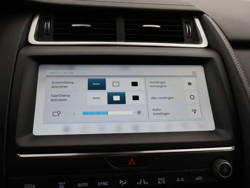 Jaguar E-Pace 2.0 TURBO P250 AWD R-DYNAMIC SE + PANORAM 01/2019-photo-35