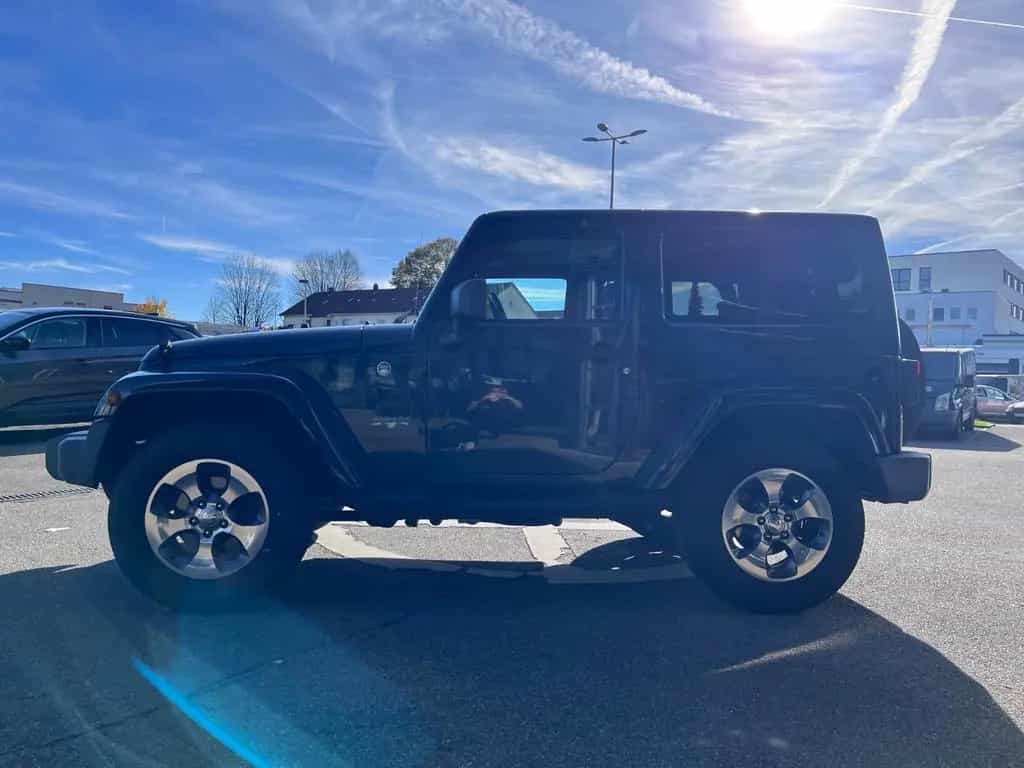 Jeep Wrangler Unlimited Sahara 2,8l CRD AUTOM. 05/2017-photo-4
