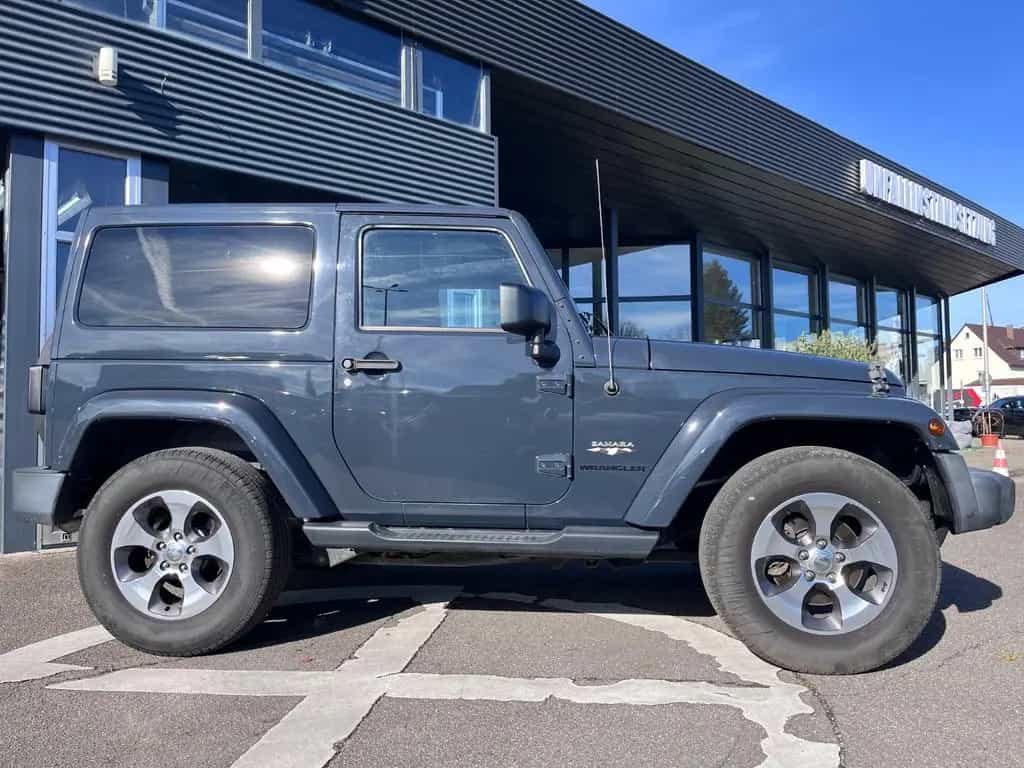 Jeep Wrangler Unlimited Sahara 2,8l CRD AUTOM. 05/2017-photo-5