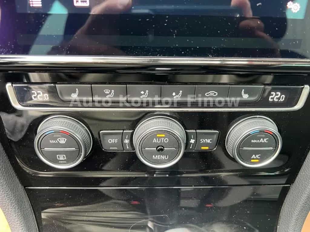 Volkswagen Golf VII Variant Highline *LED*AHZV* 08/2018-photo-11