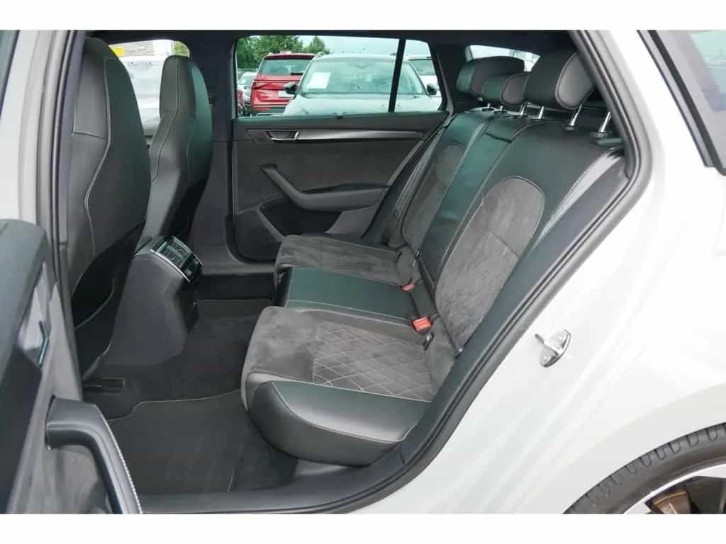 Skoda Superb SportLine 2.0 TSI Pano+LED+Virtual+ACC+AH 09/2021-photo-9
