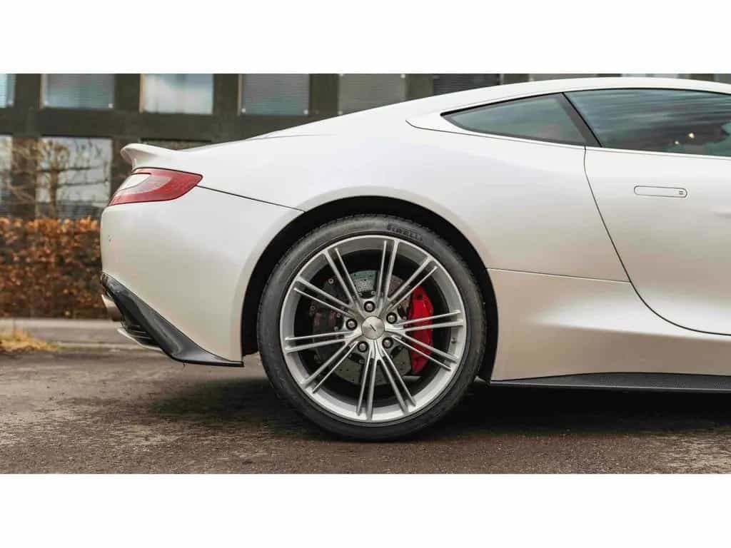 Aston Martin Vanquish Coupe 6.0 V12 Automatik Carbon B&O 01/2014-photo-19