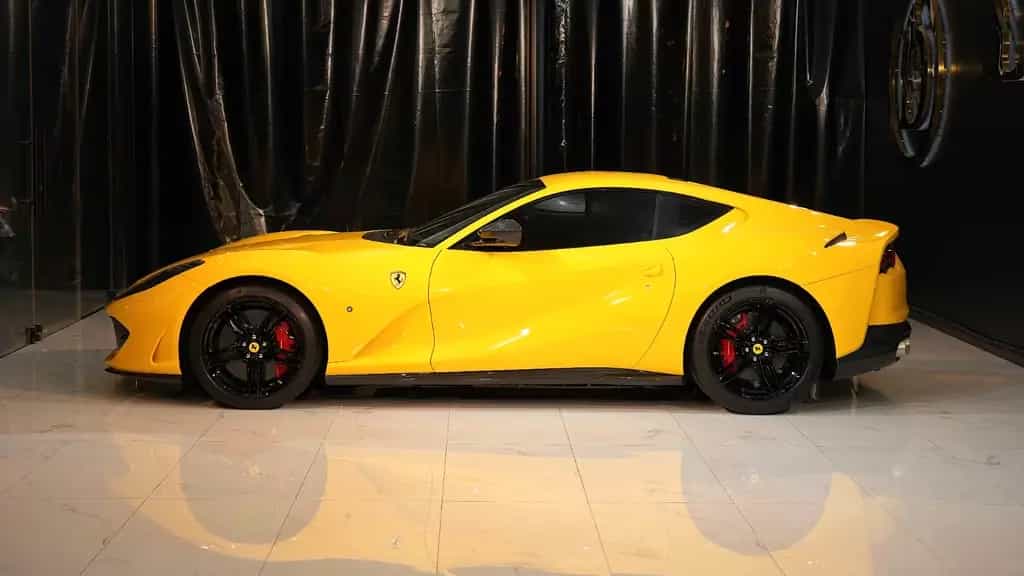 Ferrari 812 Superfast 01/2021-photo-2
