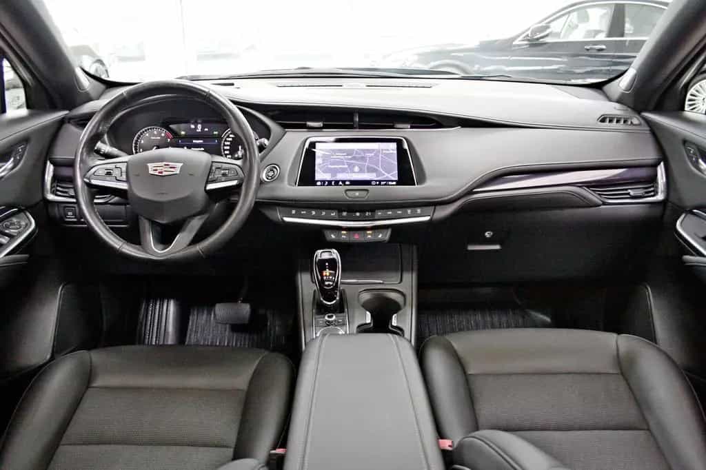 Cadillac XT4 350T AWD LUXURY PANO KAMERA TOTW SPUR BOSE 10/2022-photo-11