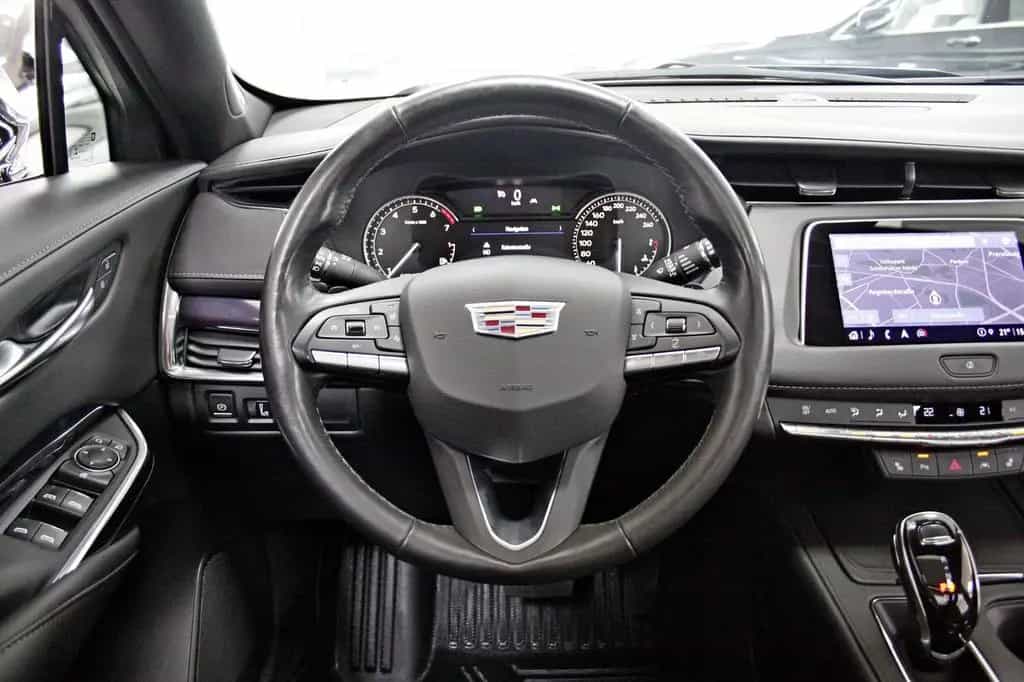 Cadillac XT4 350T AWD LUXURY PANO KAMERA TOTW SPUR BOSE 10/2022-photo-12