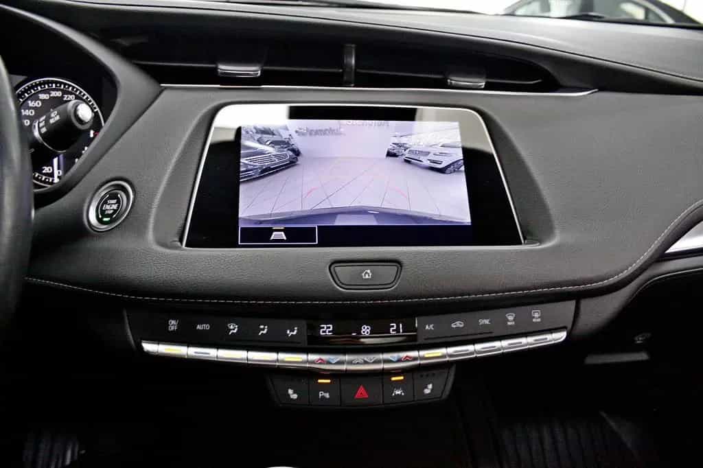 Cadillac XT4 350T AWD LUXURY PANO KAMERA TOTW SPUR BOSE 10/2022-photo-13