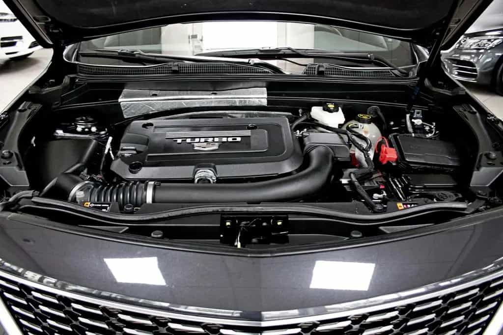 Cadillac XT4 350T AWD LUXURY PANO KAMERA TOTW SPUR BOSE 10/2022-photo-25