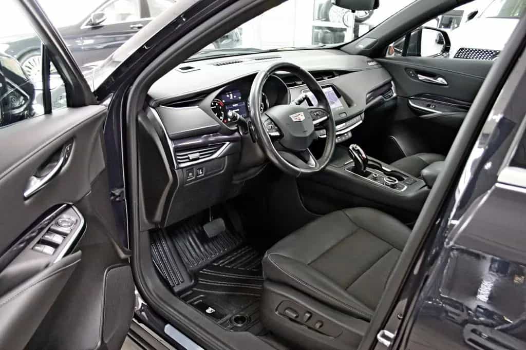 Cadillac XT4 350T AWD LUXURY PANO KAMERA TOTW SPUR BOSE 10/2022-photo-9