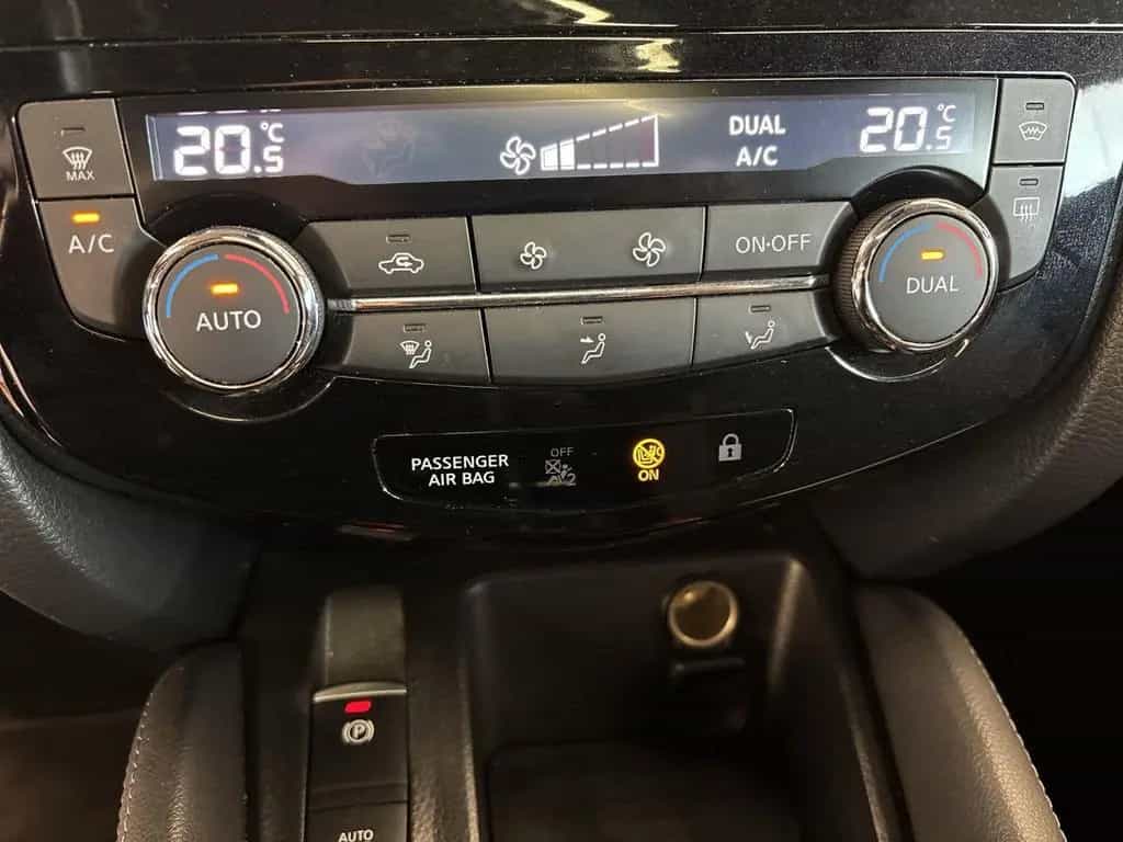 Nissan Qashqai 1.3 DIG-T N-Connecta PANO+NAVI+TEMPOMAT 11/2020-photo-15