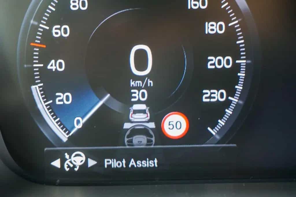 Volvo XC90 R Design AWD Standheizung 360K ACC Massage 12/2018-photo-12