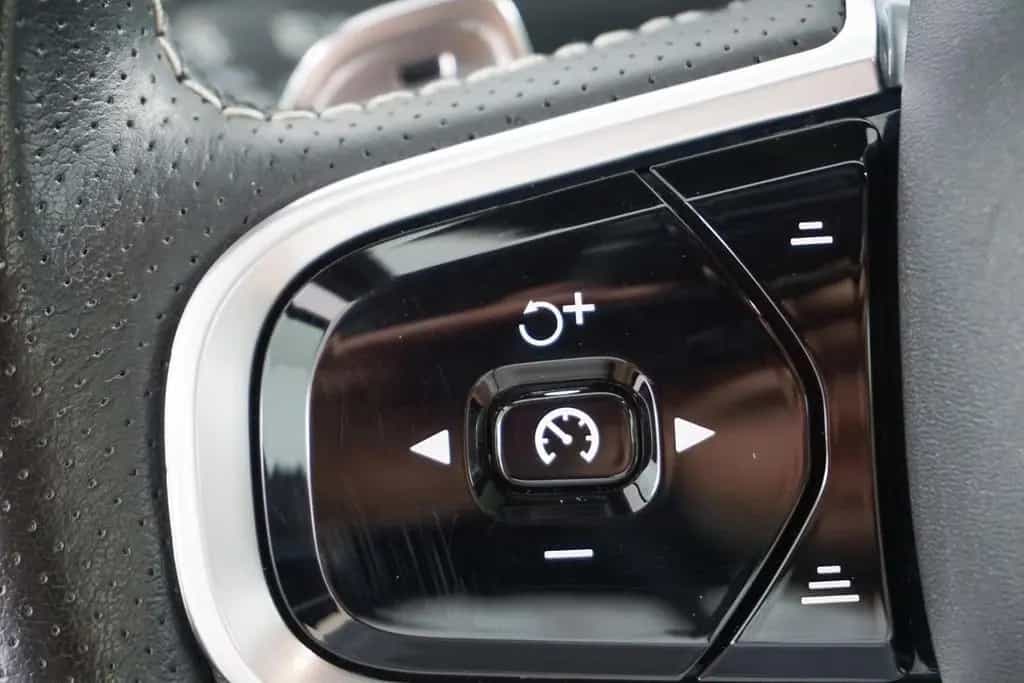 Volvo XC90 R Design AWD Standheizung 360K ACC Massage 12/2018-photo-14