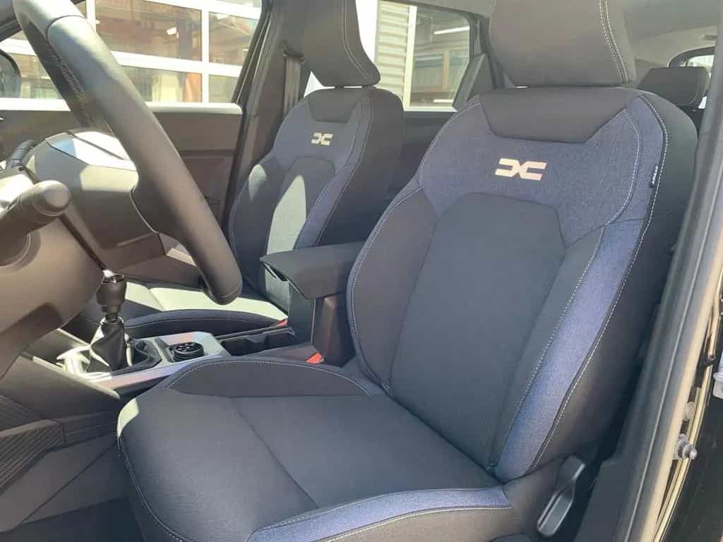 Dacia Bigster EXPRESSION MILD HYBRID 130 4x4 SHZ+KLIMA 07/2025-photo-7