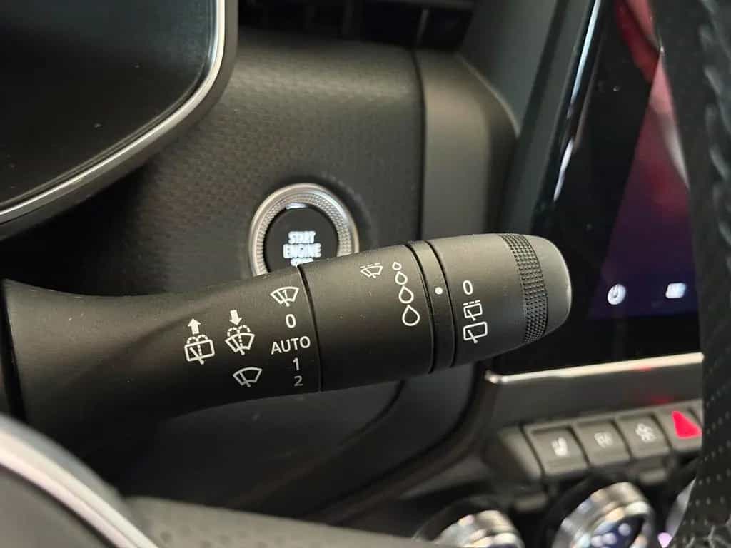 Mitsubishi Colt Diamond 1.6 Hybrid 105 kW (143 PS) Lenkr... 03/2024-photo-19