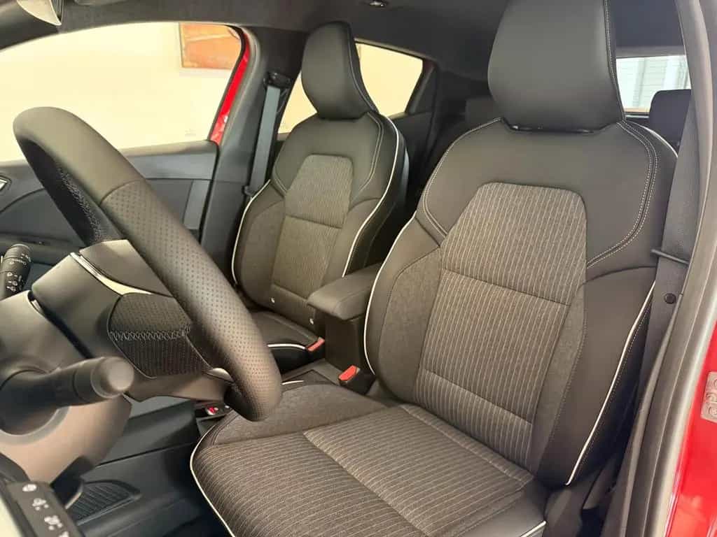 Mitsubishi Colt Diamond 1.6 Hybrid 105 kW (143 PS) Lenkr... 03/2024-photo-8