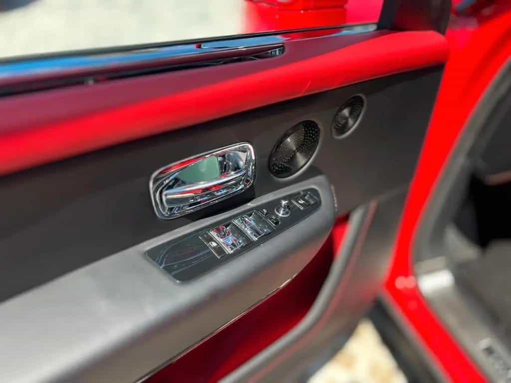 Rolls-Royce Cullinan Black Badge Mansory Red 1 OF 1 06/2022-photo-11