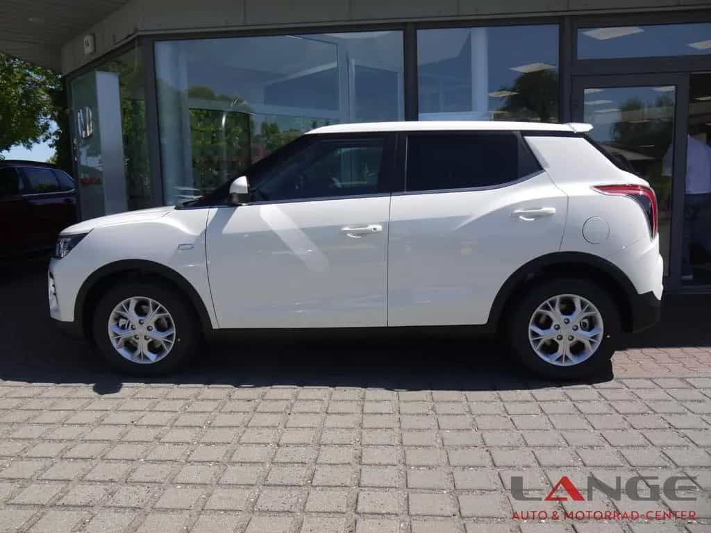 KGM Tivoli 1.5 T-GDi Nomad Navi SHZ Temp Tel.-Vorb. null-photo-2