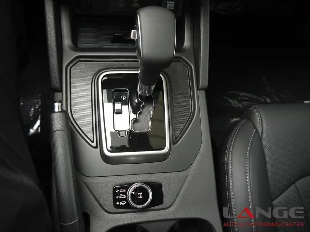 KGM Musso Grand 2.2 e-XDi AWD Black Navi Klimaautom 08/2025-photo-11