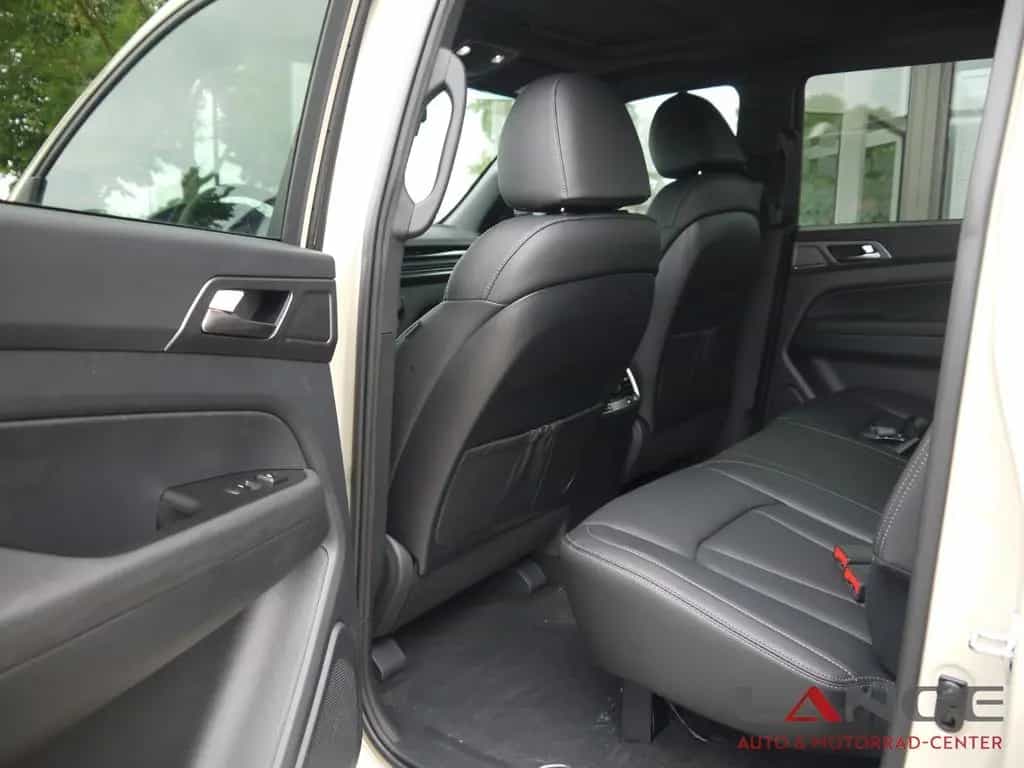 KGM Musso Grand 2.2 e-XDi AWD Black Navi Klimaautom 08/2025-photo-6