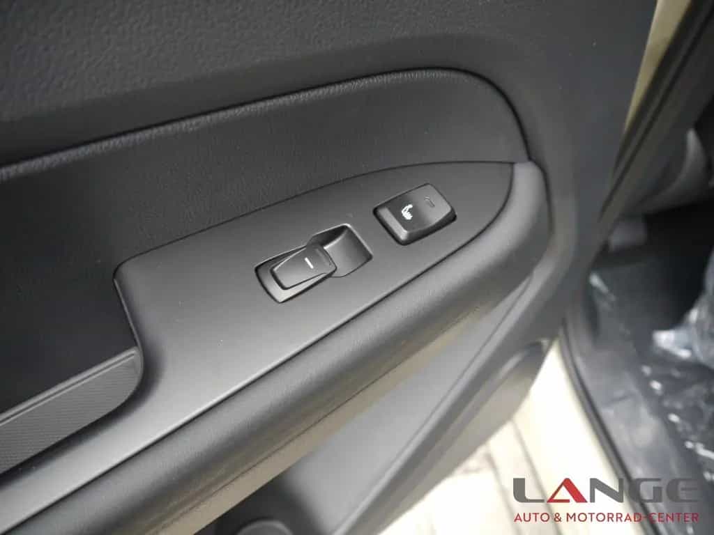 KGM Musso Grand 2.2 e-XDi AWD Black Navi Klimaautom 08/2025-photo-7