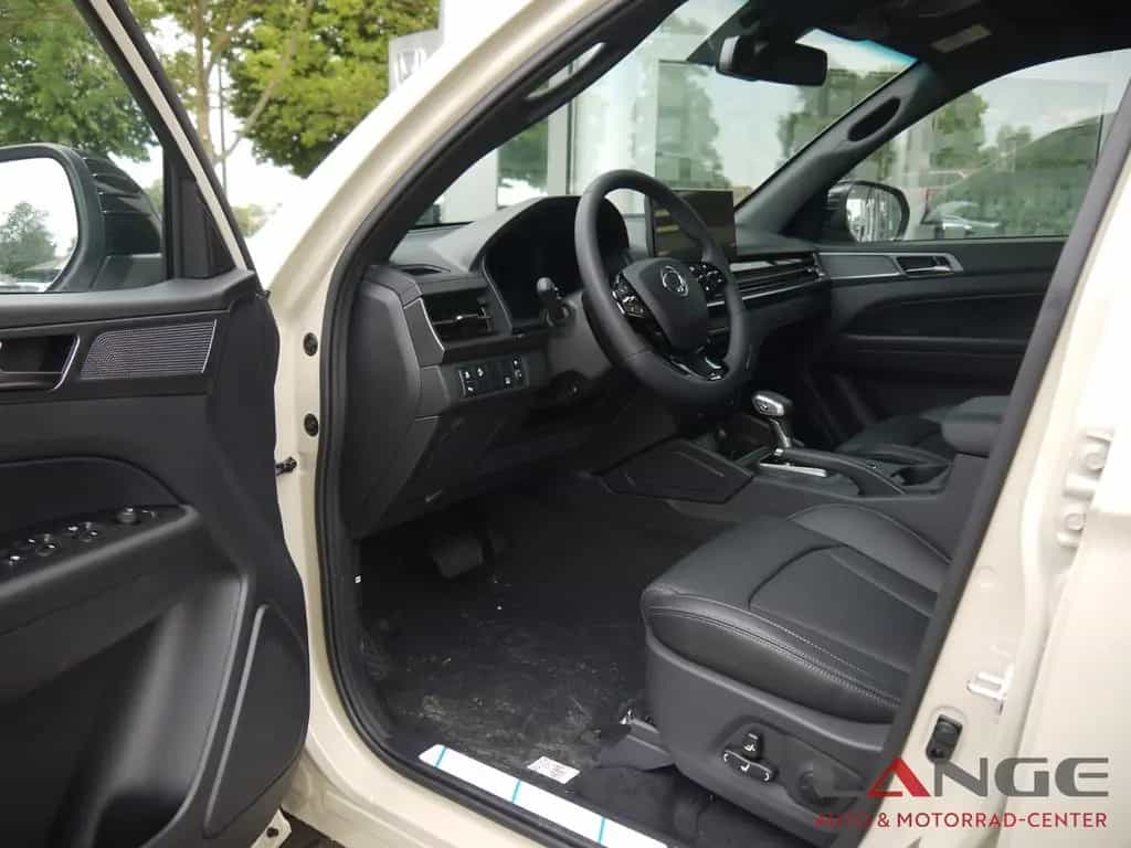 KGM Musso Grand 2.2 e-XDi AWD Black Navi Klimaautom 08/2025-photo-8