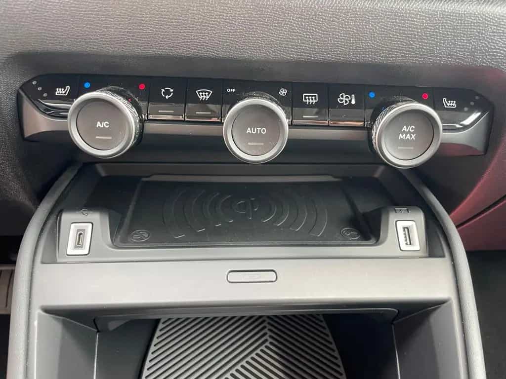 Citroën C4 Lim. Shine*LEDER*LED*NAVI*DAB*PANORAMA* 06/2021-photo-10