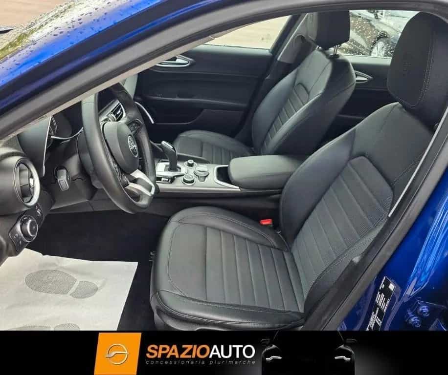 Alfa Romeo Giulia 2.2 Turbodiesel 190 CV AT8 *SP 07/2021-photo-4