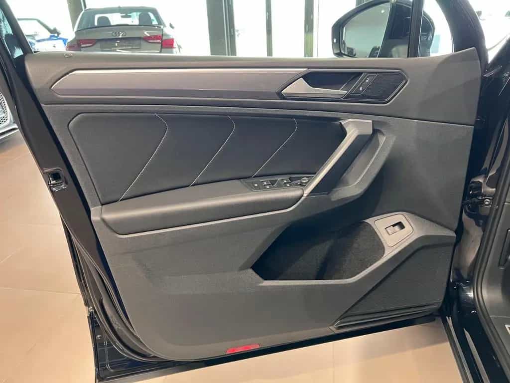 Volkswagen Tiguan 2.0TSI DSG 4MOTION Highline R-LINE AHK 02/2019-photo-22