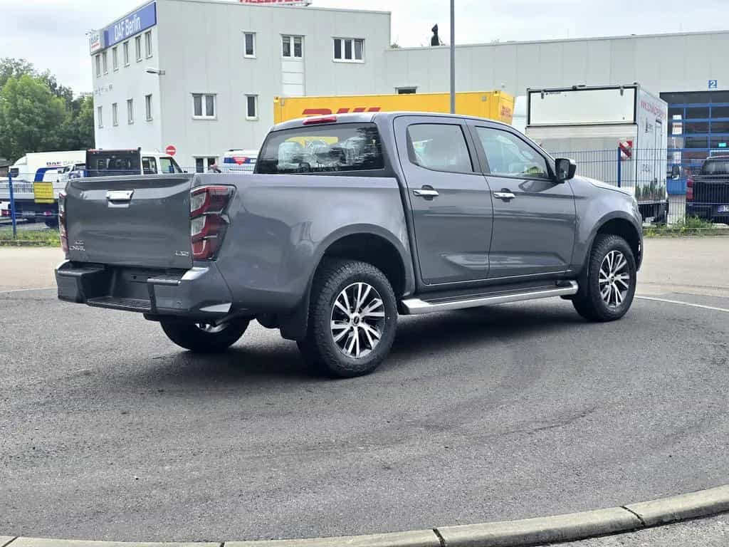 Isuzu D-Max LSE Double Cab 4WD Leder Sofort Lieferbar null-photo-2