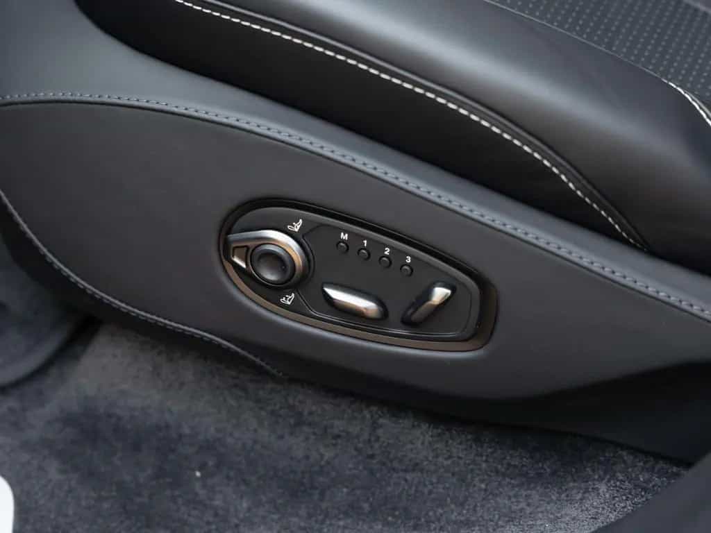 Aston Martin DBX 707 | Bowers& Wlkins |  Carbon Exterior Pack 07/2025-photo-20