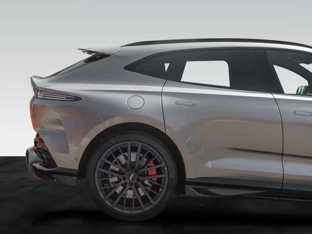 Aston Martin DBX 707 | Bowers& Wlkins |  Carbon Exterior Pack 07/2025-photo-5