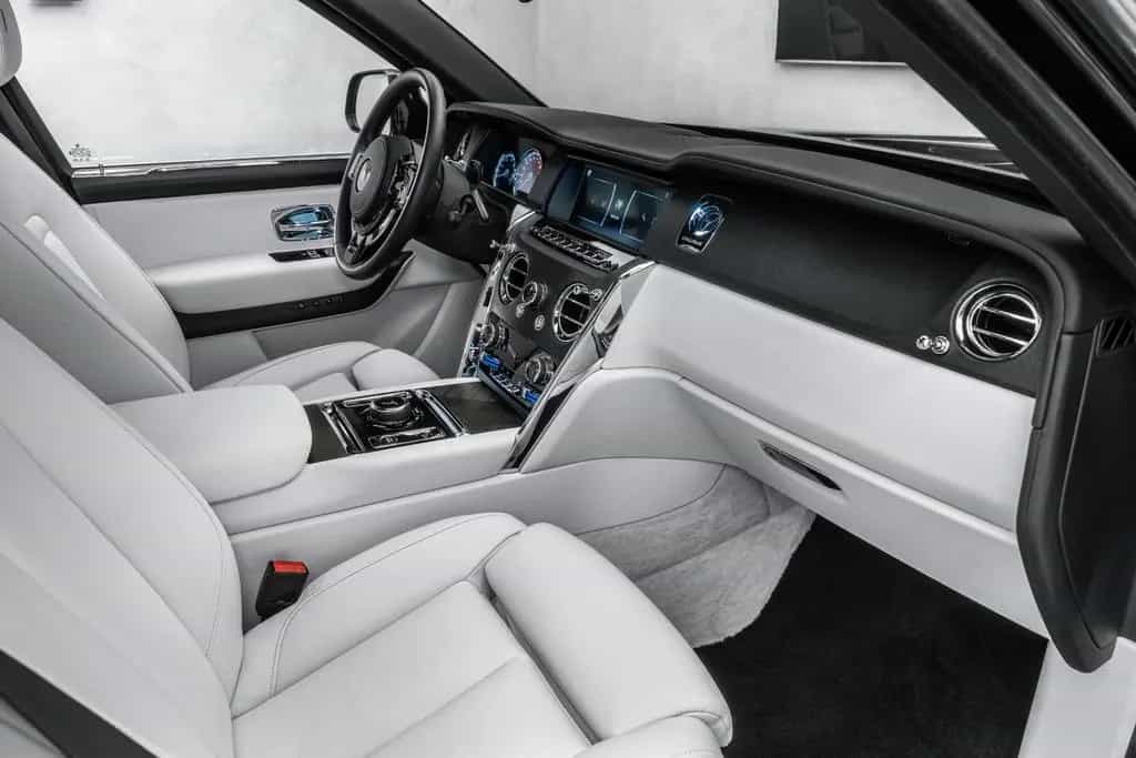 Rolls-Royce Cullinan *Night*Asists*AHK*360° 09/2020-photo-10