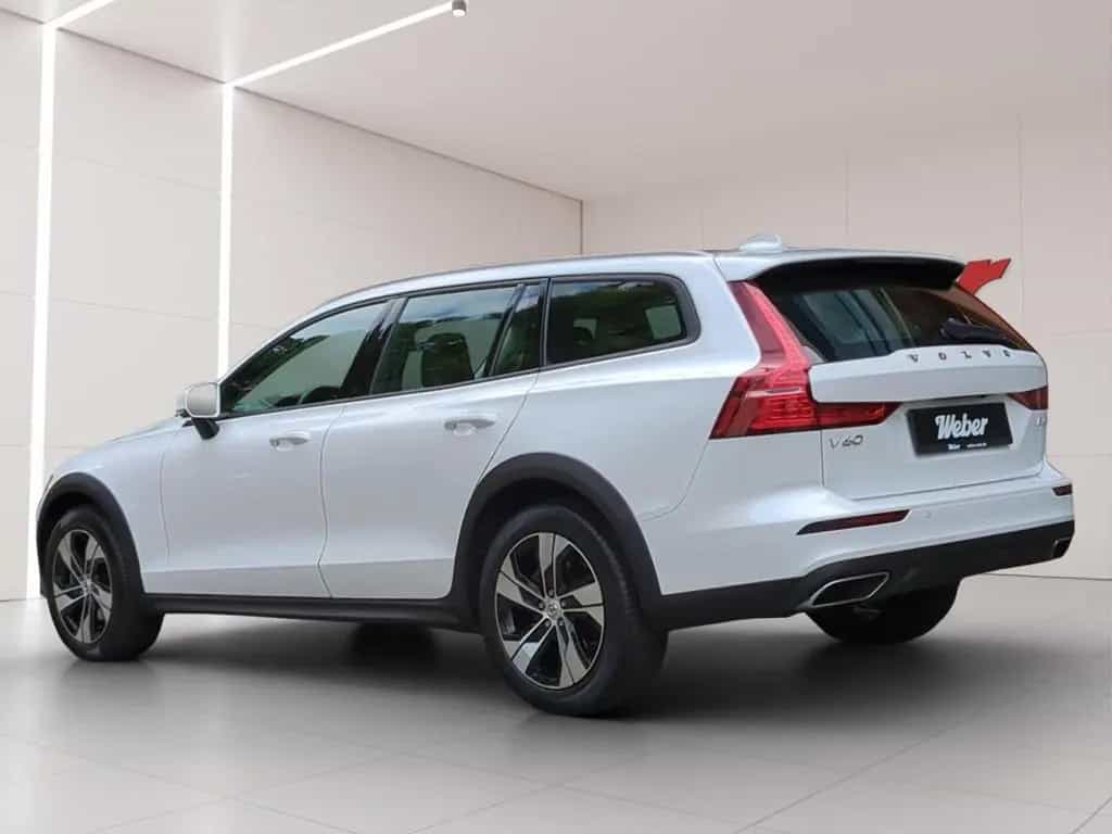 Volvo V60 Cross Country B4 AWD *BLIS*Kamera*Pano*Winte 02/2021-photo-3