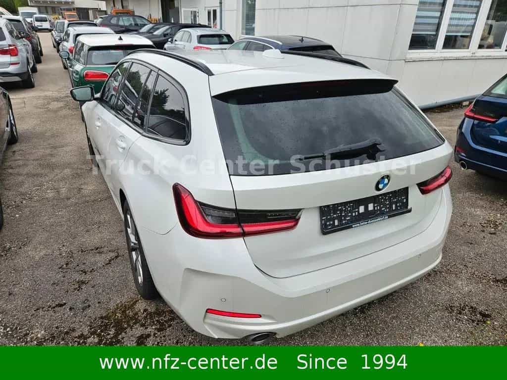BMW 320 d xDrive Business Navigation PDC 10/2022-photo-1