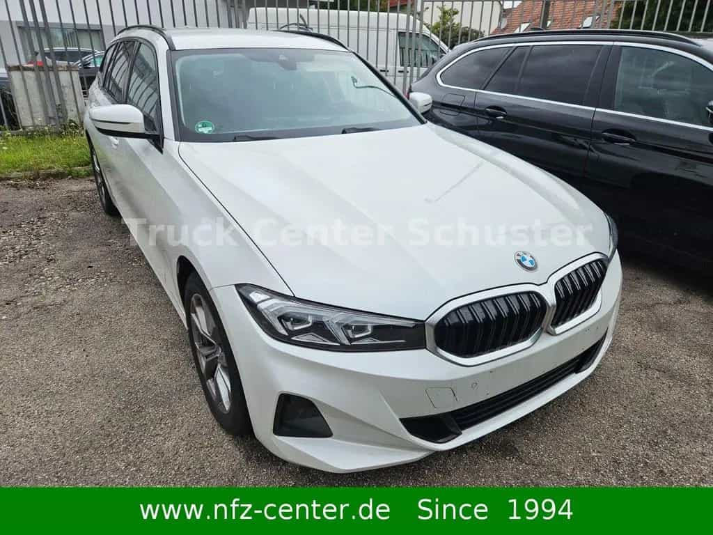 BMW 320 d xDrive Business Navigation PDC 10/2022-photo-11