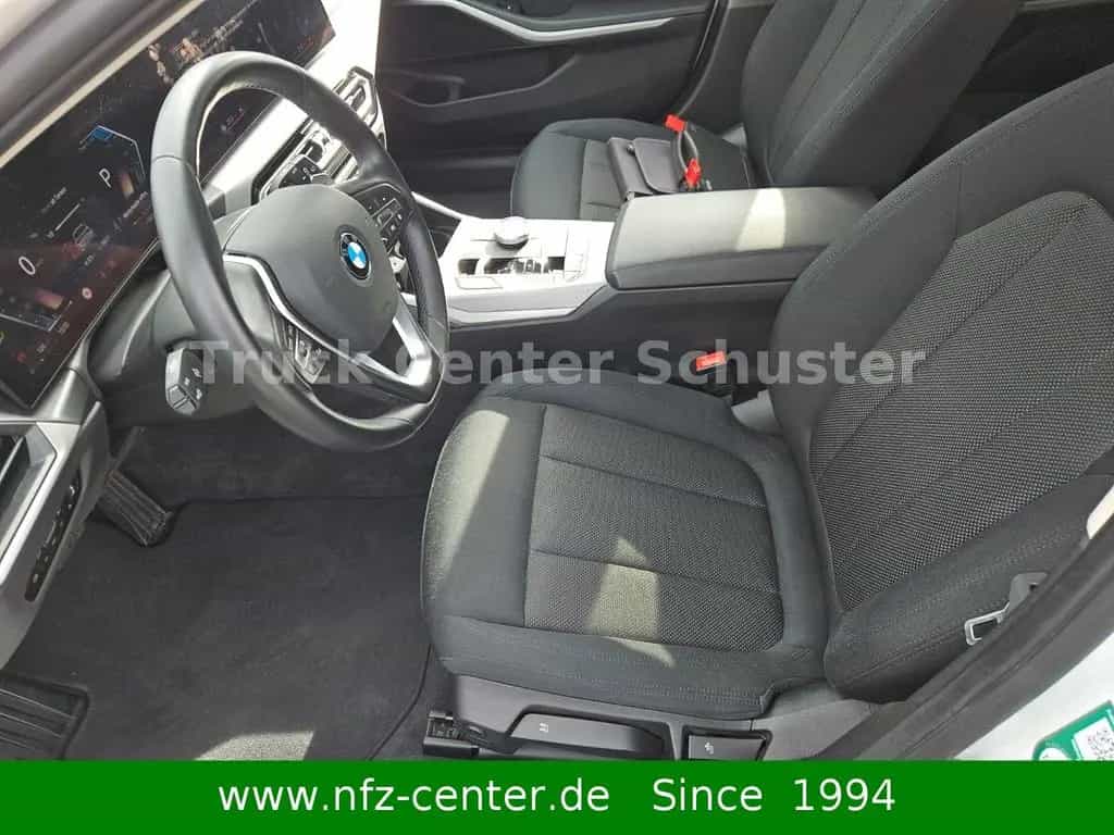 BMW 320 d xDrive Business Navigation PDC 10/2022-photo-17