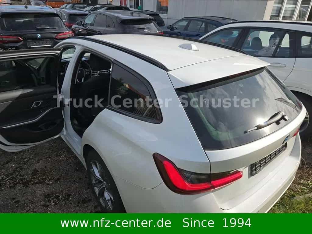 BMW 320 d xDrive Business Navigation PDC 10/2022-photo-28
