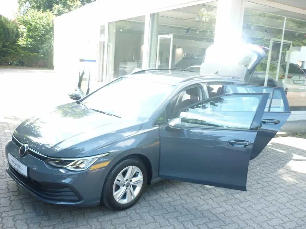 Volkswagen Golf VIII Variant Life eTSI Kamera 05/2021-photo-1