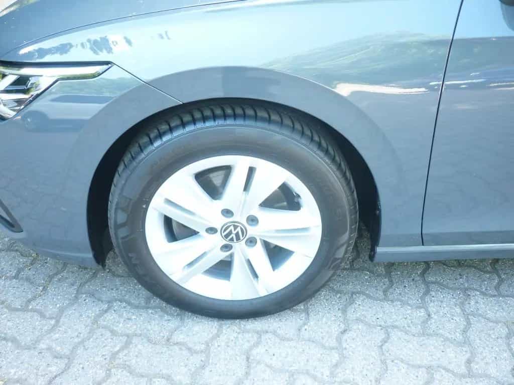 Volkswagen Golf VIII Variant Life eTSI Kamera 05/2021-photo-10